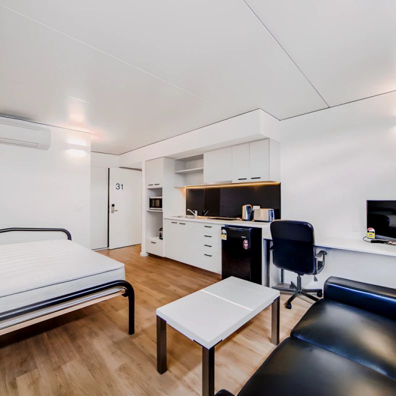 Large Studio - Photo 1