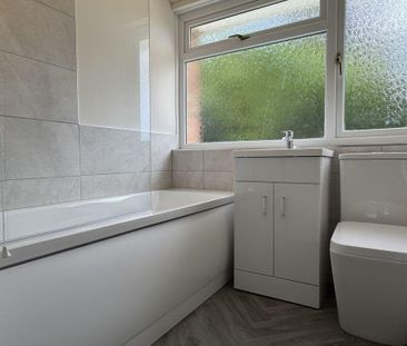 3 bedroom semi-detached house to rent - Photo 6