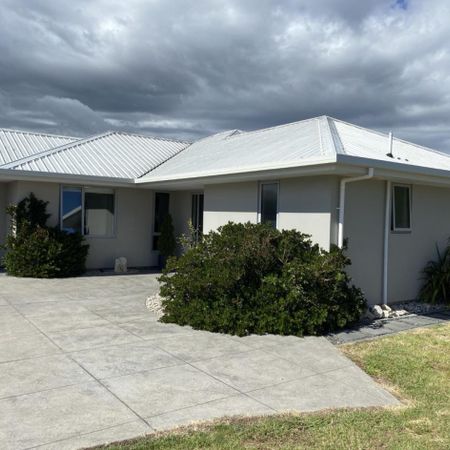 MODERN AND FENCED IN STOKE - Photo 4