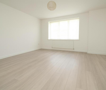 3 bedroom detached house to rent - Photo 3