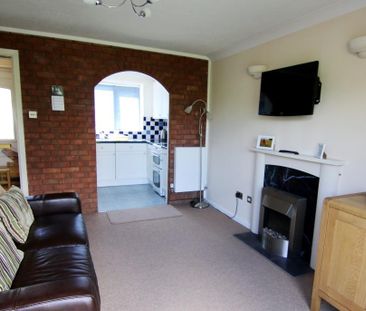 2 bedroom terraced house to rent - Photo 1