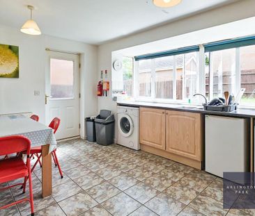 1 bedroom in a house share to rent - Photo 1