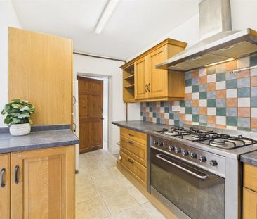 2 bedroom terraced house to rent - Photo 2