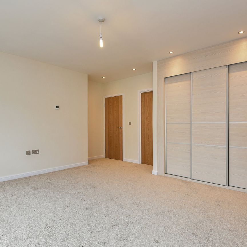 Almansa Way, Lymington, SO41 flat to rent - Photo 1