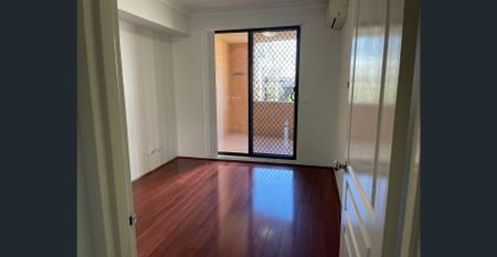 CLOSE TO PARRAMATTA STATION AND CBD - Photo 2