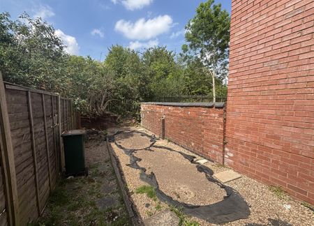 3 bedroom house - terraced to rent - Photo 4