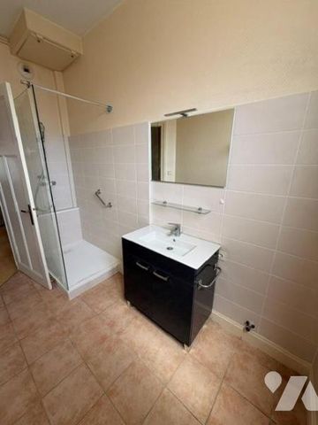 APPARTEMENT T3 de 78.28m² - SAINT DENIS LES BOURG - Photo 5