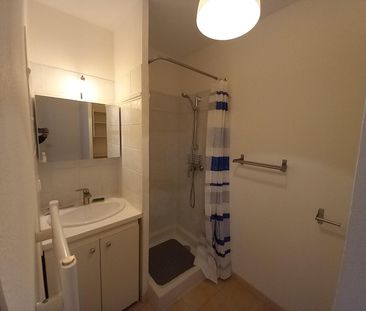 AIX LA DURANNE BEAU T2 MEUBLE AVEC TERRASSE ET BOX, - Photo 3