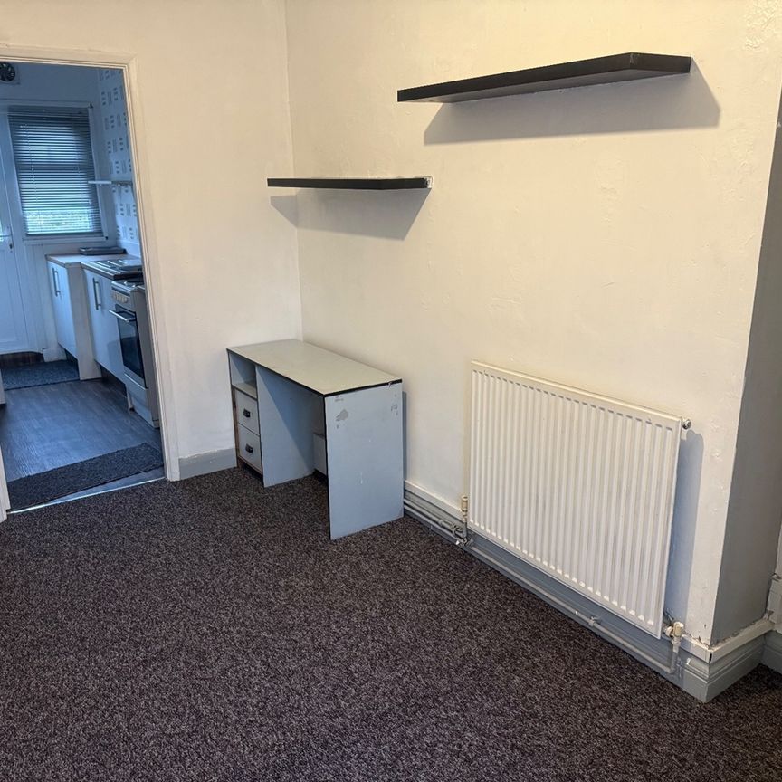 1 Bed Flat, Stretton Road, LE3 - Photo 1