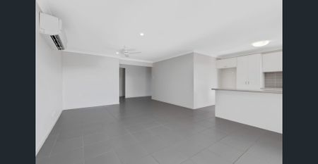 Tucked away in a quiet location of Blacks Beach - Photo 3