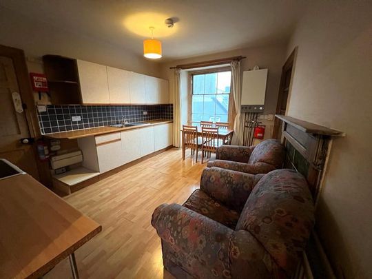 3 bedroom flat to rent - Photo 1