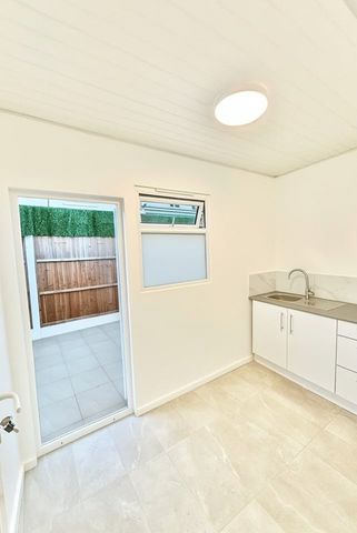 Studio Flat, Park Road, N18 - Photo 3