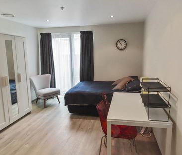 Apartment Living - Photo 4