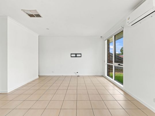 Comfort Home In Werribee - Photo 1