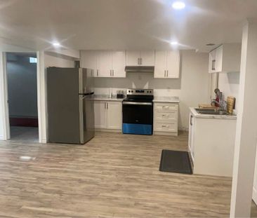 For Lease - 540 Mcgregor Farm Trail, Newmarket, Ontario - Photo 2