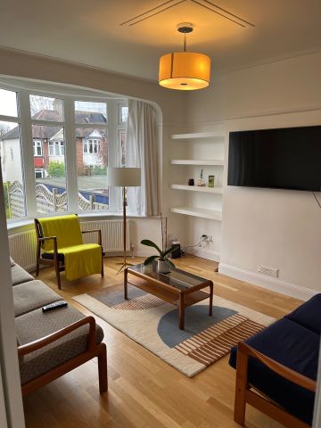 Room in a Shared House, Cheriton Drive, SE18 - Photo 4