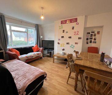 6 bedroom detached house to rent - Photo 1