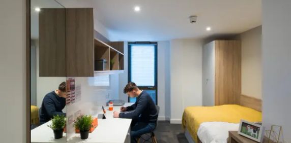 1 Bedroom, 1 Bathroom - Photo 2