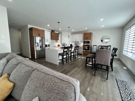 For Lease - 1919 Fountain Grass Drive, London South, Ontario - Photo 3