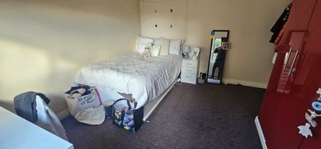 5 Bed - 3 Ash Gardens, Headingley, Leeds - LS6 3LD - Student - Photo 5