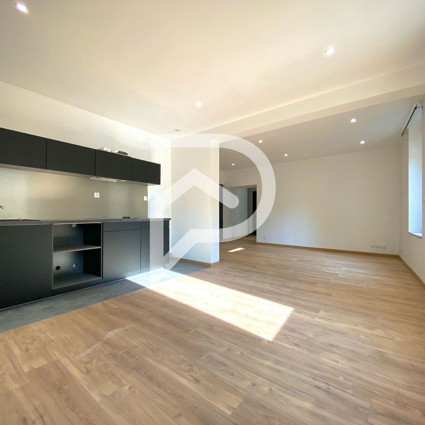 À BOURGES À louer Appartement 3 pièces 75.4 m2 Loyer 685,00 €/mois charges comprises * - Photo 1