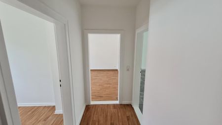 2-Zimmer-Wohnung mit großer Wohnküche und Balkon! - Foto 2