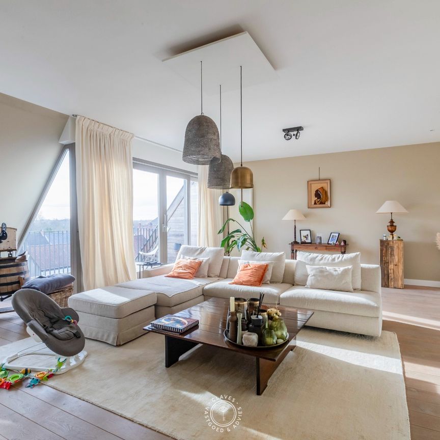 Ruim 219 m² en stijlvol duplex appartement met zonovergoten terrassen - Photo 1