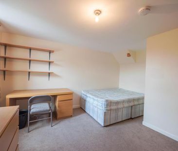 6 bedroom terraced house to rent - Photo 1