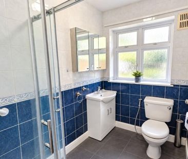 2 bedroom semi-detached bungalow to rent - Photo 4