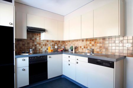 "Apartment with garden seating area" - Photo 5