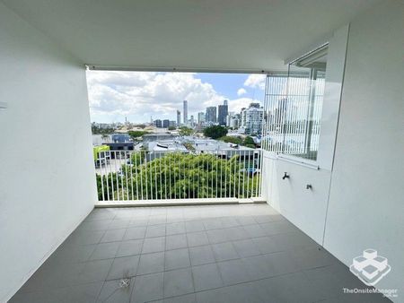 LUXURY 1 BEDROOM APARTMENT WITH CITY VIEWS IN WEST END - Photo 3