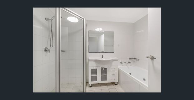 Lifestyle & Location Combined in This Spacious Castle Hill Apartment! - Photo 1