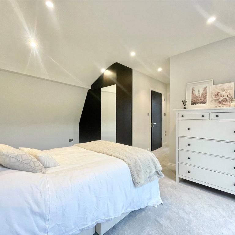 2 bedroom end of terrace house to rent - Photo 1