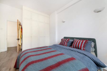 3 bedroom flat to rent - Photo 3