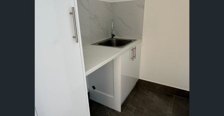 Stunning newly built townhouse in highly sought after Modbury - Photo 4