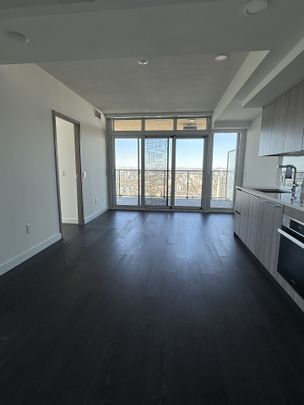 For Lease - 3 Concord Cityplace Way Unit# 6802, Toronto, Ontario - Photo 1