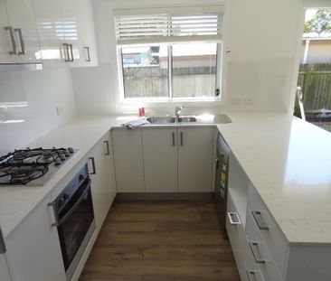 MODERN LIVING - Photo 1