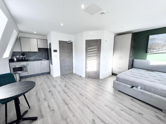 Studio to rent - Photo 1