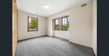 FIVE BEDROOM HOUSE IN GREAT CENTRAL LOCATION - Photo 5