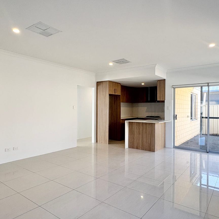 Spacious 4 Bedroom + Study Home in Convenient Cannington Location! - Photo 1