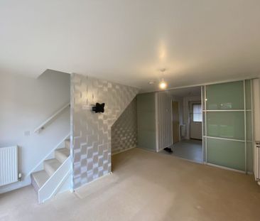 2 Bedroom Terraced - Photo 4