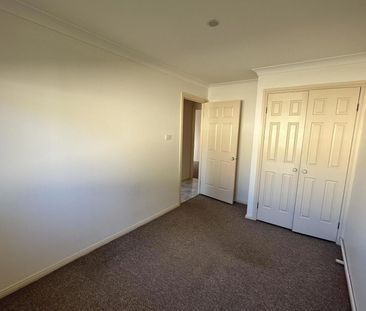 'IMPRESSIVE FAMILY HOME IN IDEAL LOCATION' - Photo 6