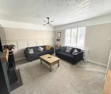 Gorsehill Road, Heswall - Photo 1