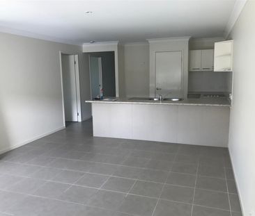 MODERN 3 BEDROOM DUPLEX UNIT - Photo 6