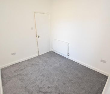 2 bedroom ground floor flat to rent - Photo 6