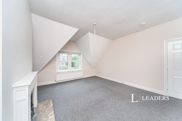 3 bedroom apartment to rent Milnthorpe Road, Eastbourne, East Sussex, BN20 - Photo 1