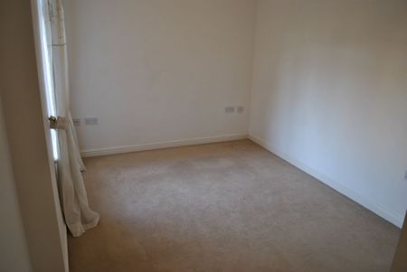 2 Bedroom Flat - Photo 2