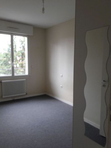 Laval centre ville appt T2 de 50 m² - Photo 2