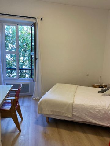 Location Appartement 4 pièces 128m² - Photo 4