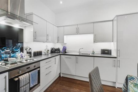 2 bedroom apartment to rent - Photo 4